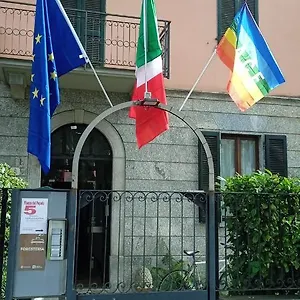 Penzion Gira, Como