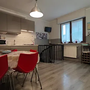 Apartment Aleph With Private Parking, Next Train Station, Como